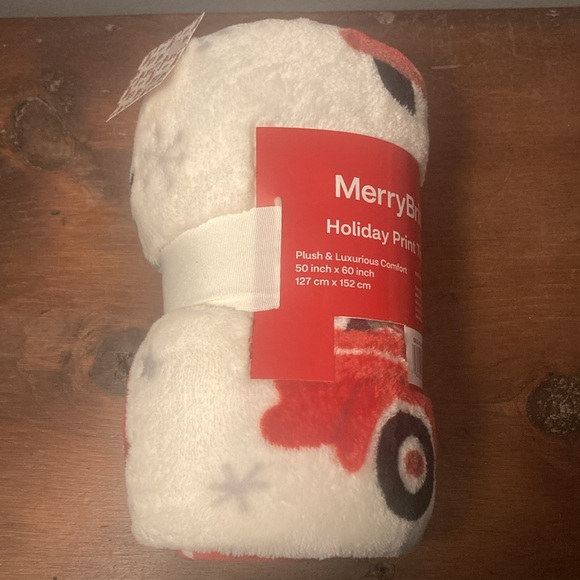 NWT- Super Soft- Cream w/ Red Farmtrucks & Christmas Trees Throw Blanket 50x60 - Picture 15 of 17